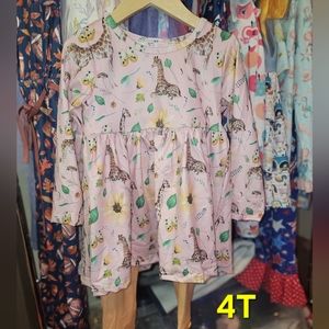 4t giraffe set